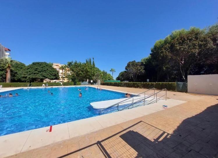 דירות בנאלמדנה Vista A La Playa, Cerca Del Centro Con Piscina מראה חיצוני תמונה