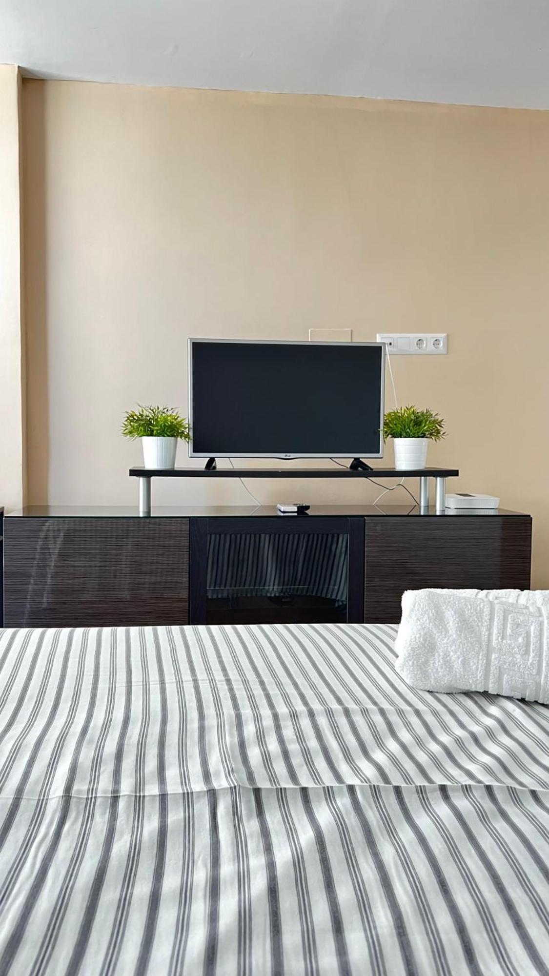 דירות בנאלמדנה Vista A La Playa, Cerca Del Centro Con Piscina מראה חיצוני תמונה